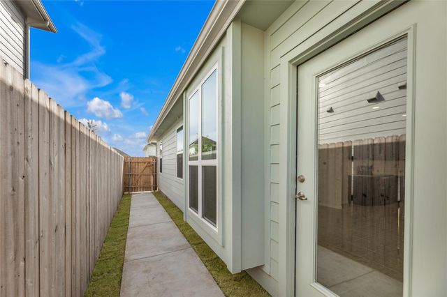 9505 Morning Iris DR, Manor, TX 78653