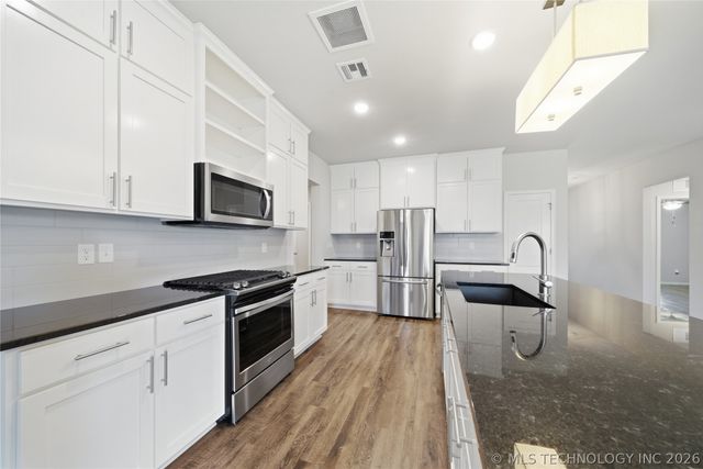 9234 E 133rd Street S, Bixby, OK 74008