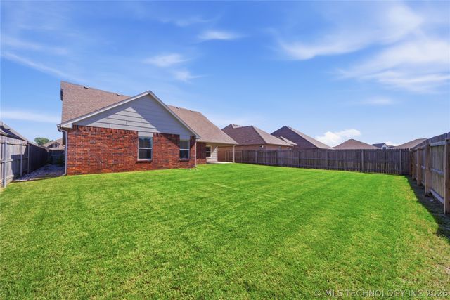 9234 E 133rd Street S, Bixby, OK 74008