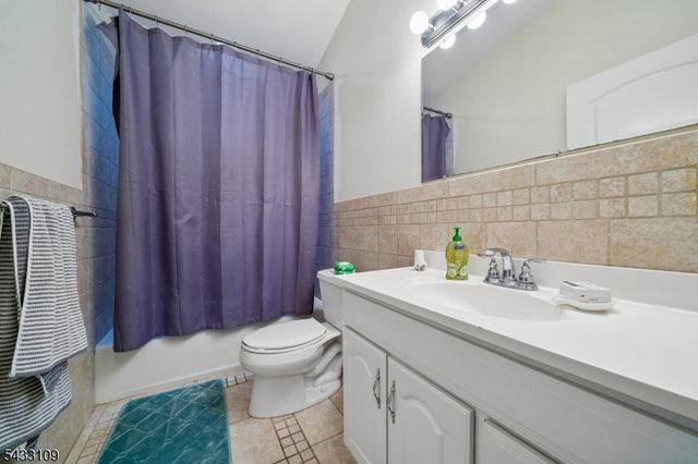 268 Bell Ave, Lodi Boro, NJ 07644