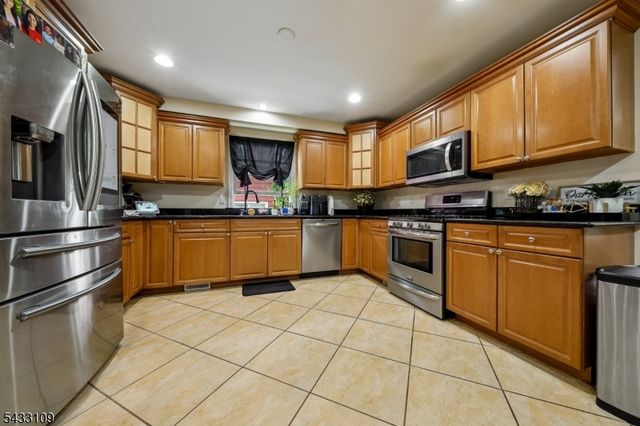 268 Bell Ave, Lodi Boro, NJ 07644