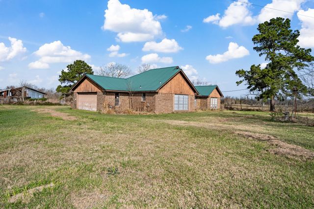 4041 County Road 2058, Hull, TX 77564