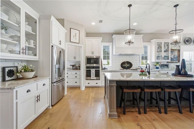 10501 W 160th Street, Overland Park, KS 66221