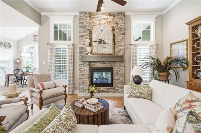 10501 W 160th Street, Overland Park, KS 66221