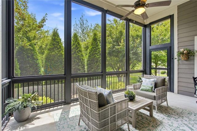 10501 W 160th Street, Overland Park, KS 66221
