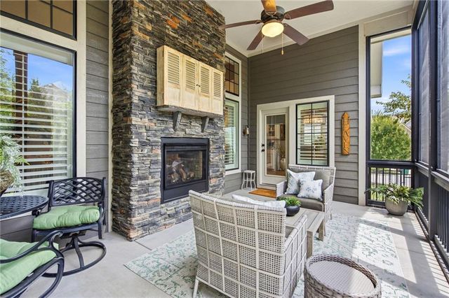 10501 W 160th Street, Overland Park, KS 66221