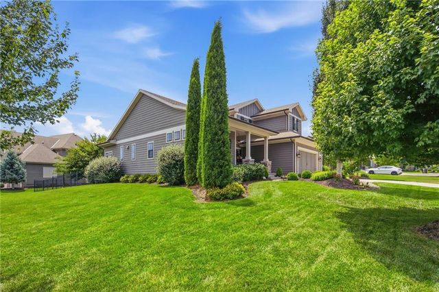 10501 W 160th Street, Overland Park, KS 66221
