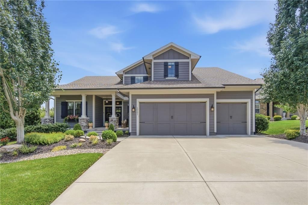 10501 W 160th Street, Overland Park, KS 66221
