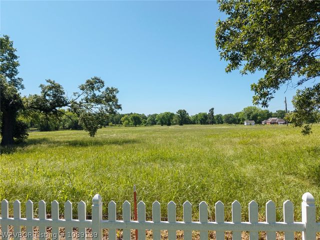 615 Clear Creek Road, Alma, AR 72921