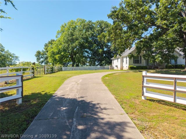 615 Clear Creek Road, Alma, AR 72921