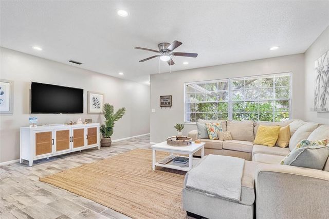 4904 19TH AVENUE W, Bradenton, FL 34209