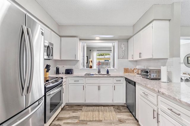4904 19TH AVENUE W, Bradenton, FL 34209