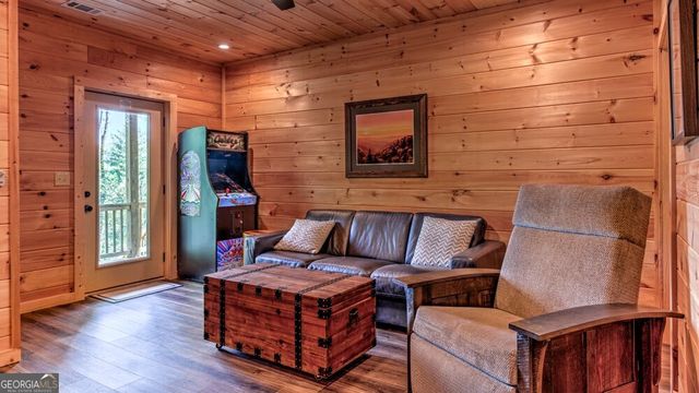 43 Dustin Drive S, Ellijay, GA 30540