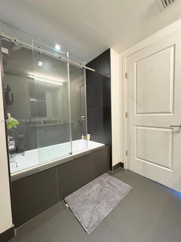 1600 NE 1st Ave 1014, Miami, FL 33132