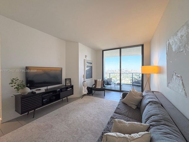 1600 NE 1st Ave 1014, Miami, FL 33132