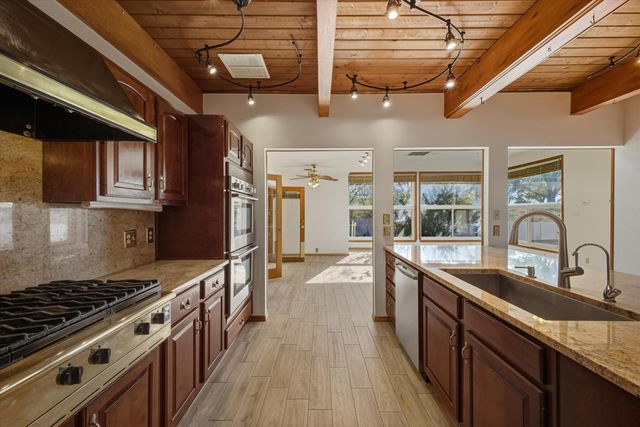 720 Lamp Post Circle SE, Albuquerque, NM 87123