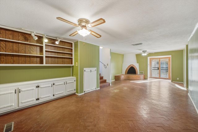 720 Lamp Post Circle SE, Albuquerque, NM 87123