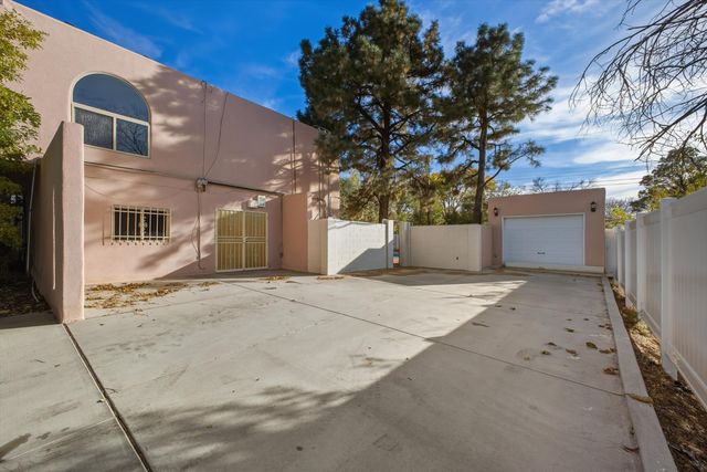 720 Lamp Post Circle SE, Albuquerque, NM 87123