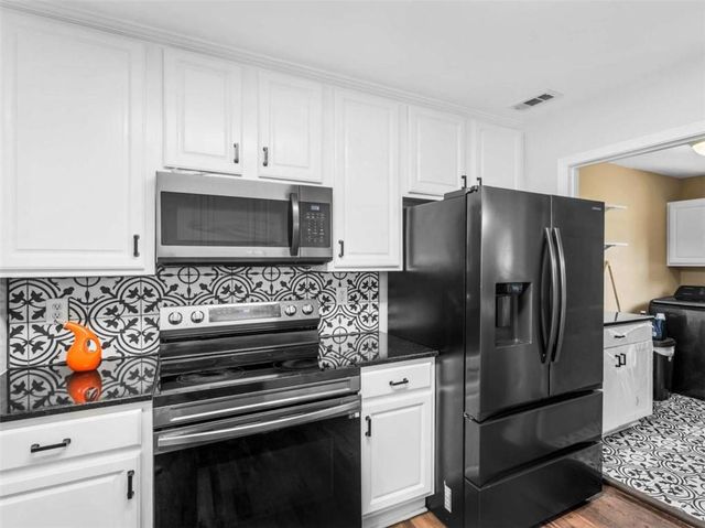 545 Barhams Ridge Drive, Mcdonough, GA 30252