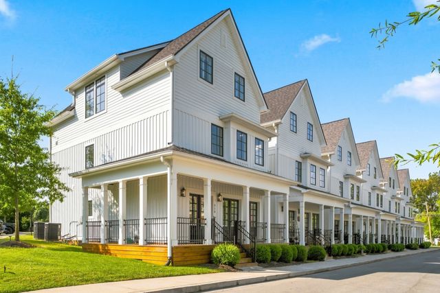 510 Hobson Chapel Pl, Nashville, TN 37206