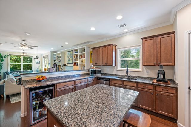 600 Collinscrest Ct, Nashville, TN 37221