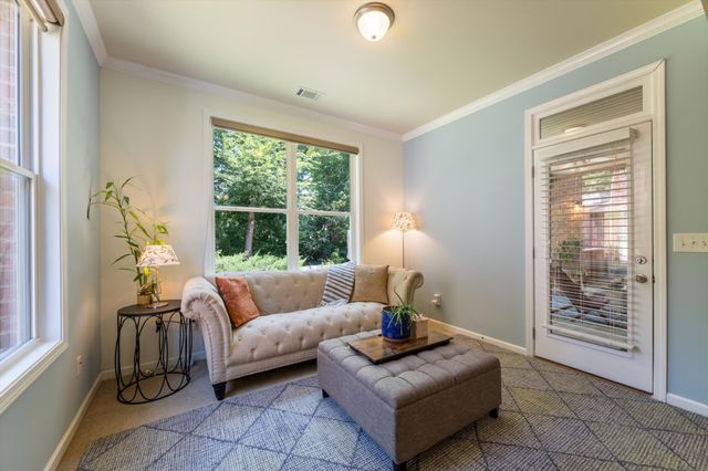 600 Collinscrest Ct, Nashville, TN 37221