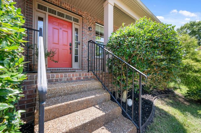 600 Collinscrest Ct, Nashville, TN 37221