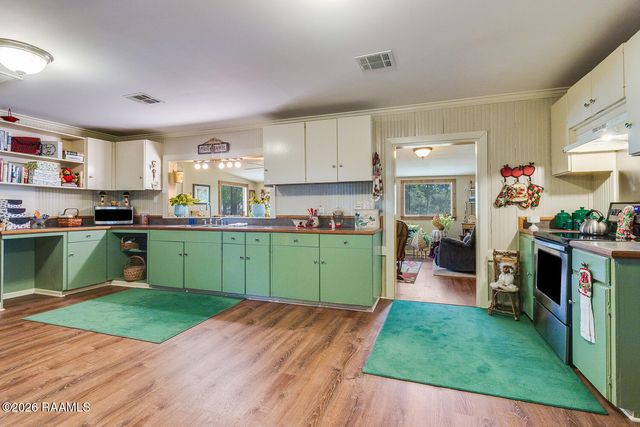 1045 Melrose Drive, Breaux Bridge, LA 70517