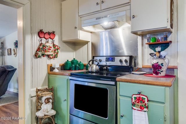 1045 Melrose Drive, Breaux Bridge, LA 70517
