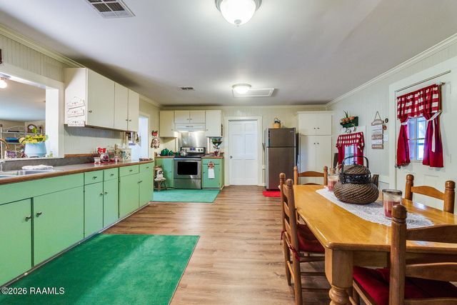 1045 Melrose Drive, Breaux Bridge, LA 70517