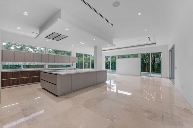 9101 SW 69th Ct, Pinecrest, FL 33156