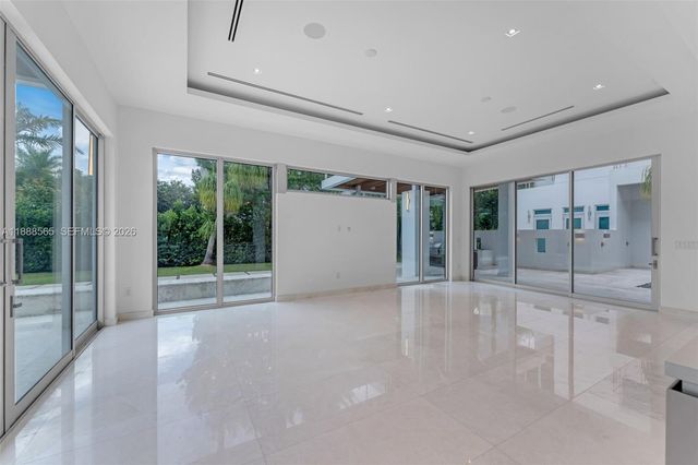 9101 SW 69th Ct, Pinecrest, FL 33156