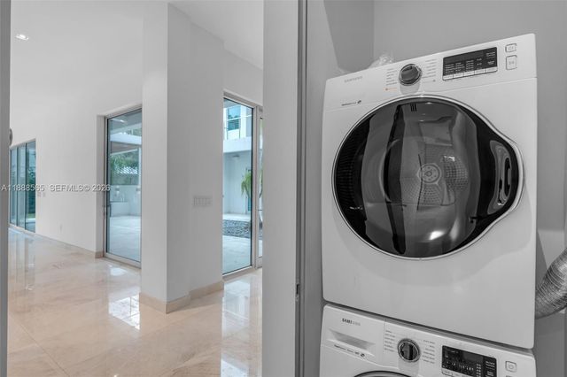 9101 SW 69th Ct, Pinecrest, FL 33156