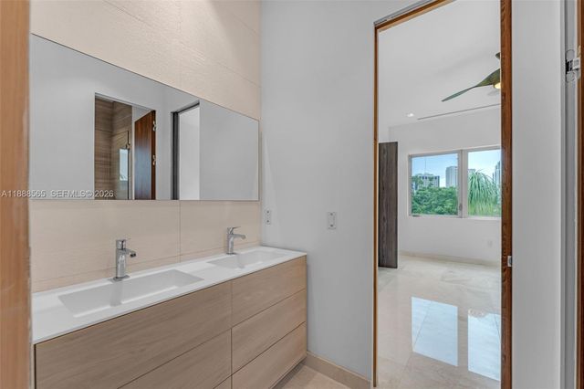 9101 SW 69th Ct, Pinecrest, FL 33156