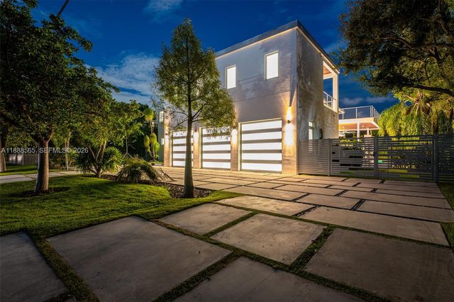 9101 SW 69th Ct, Pinecrest, FL 33156