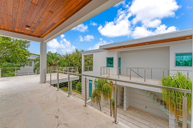 9101 SW 69th Ct, Pinecrest, FL 33156