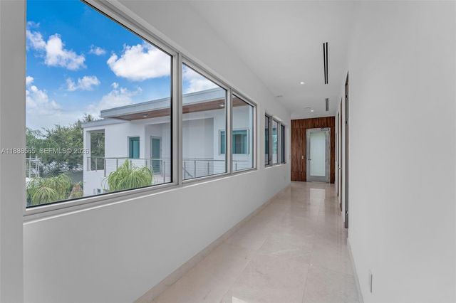 9101 SW 69th Ct, Pinecrest, FL 33156