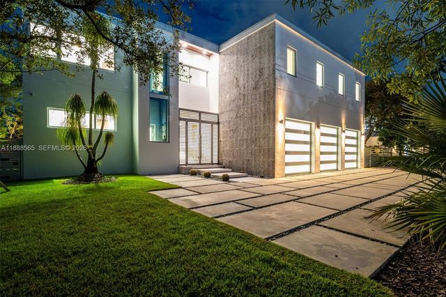 9101 SW 69th Ct, Pinecrest, FL 33156