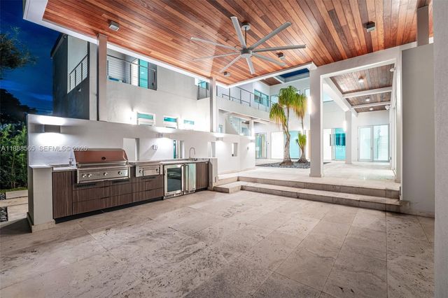 9101 SW 69th Ct, Pinecrest, FL 33156