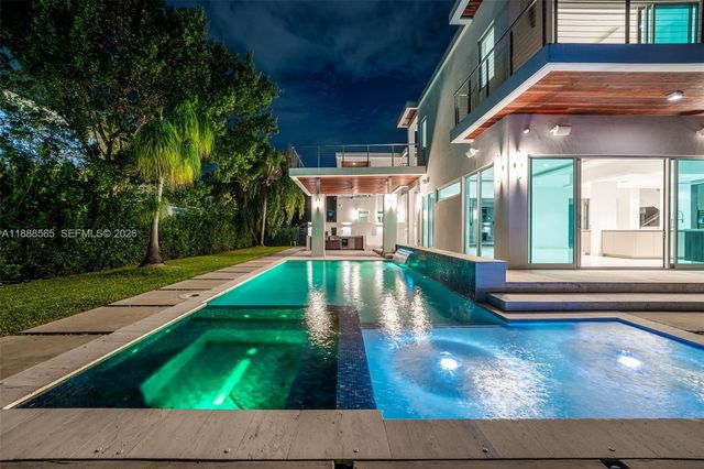 9101 SW 69th Ct, Pinecrest, FL 33156