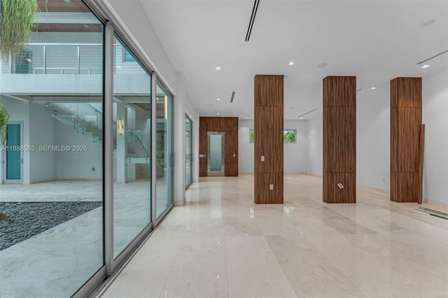 9101 SW 69th Ct, Pinecrest, FL 33156