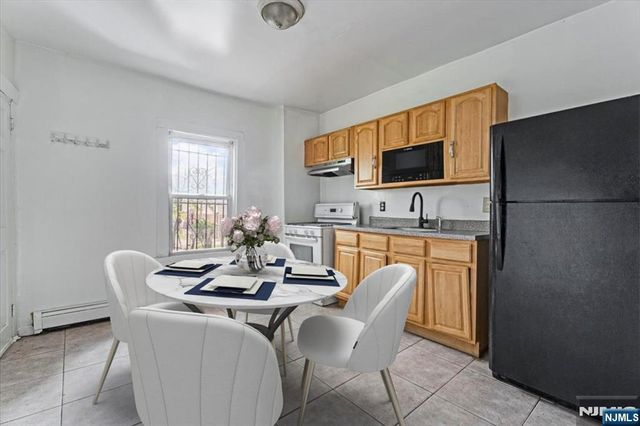 580 Hunterdon Street, Newark, NJ 07108