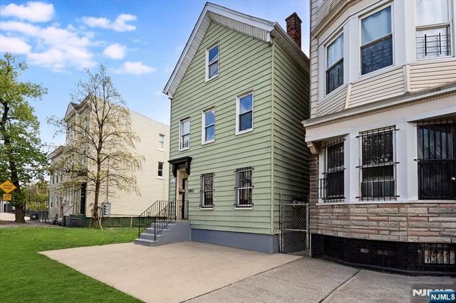 580 Hunterdon Street, Newark, NJ 07108