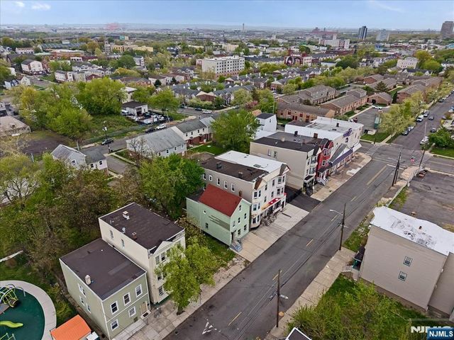 580 Hunterdon Street, Newark, NJ 07108