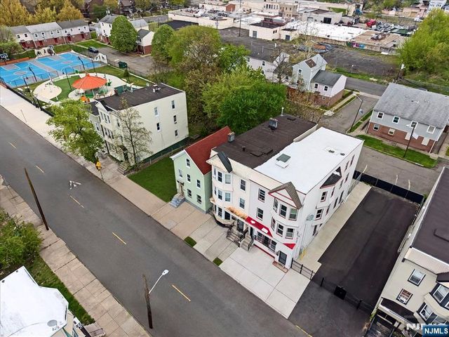 580 Hunterdon Street, Newark, NJ 07108