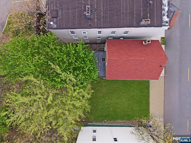 580 Hunterdon Street, Newark, NJ 07108