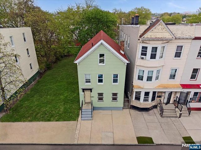 580 Hunterdon Street, Newark, NJ 07108