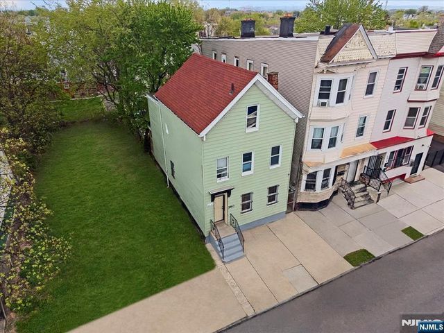 580 Hunterdon Street, Newark, NJ 07108