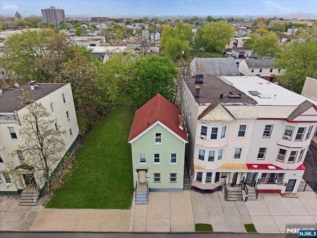 580 Hunterdon Street, Newark, NJ 07108