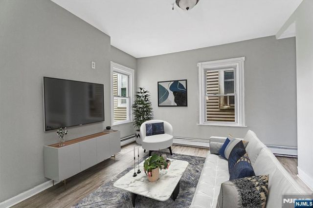 580 Hunterdon Street, Newark, NJ 07108